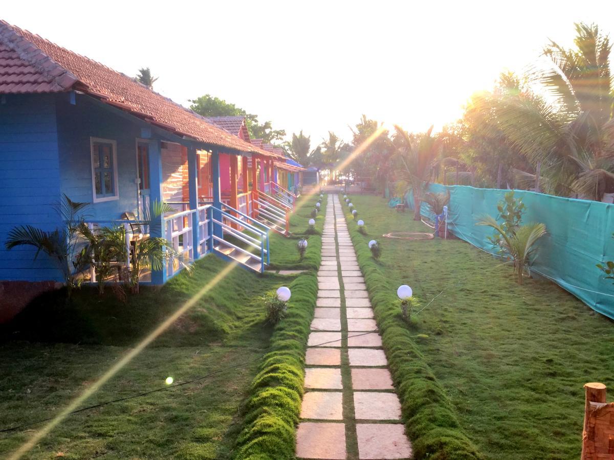 Morjim Queen Beach Resort 外观 照片